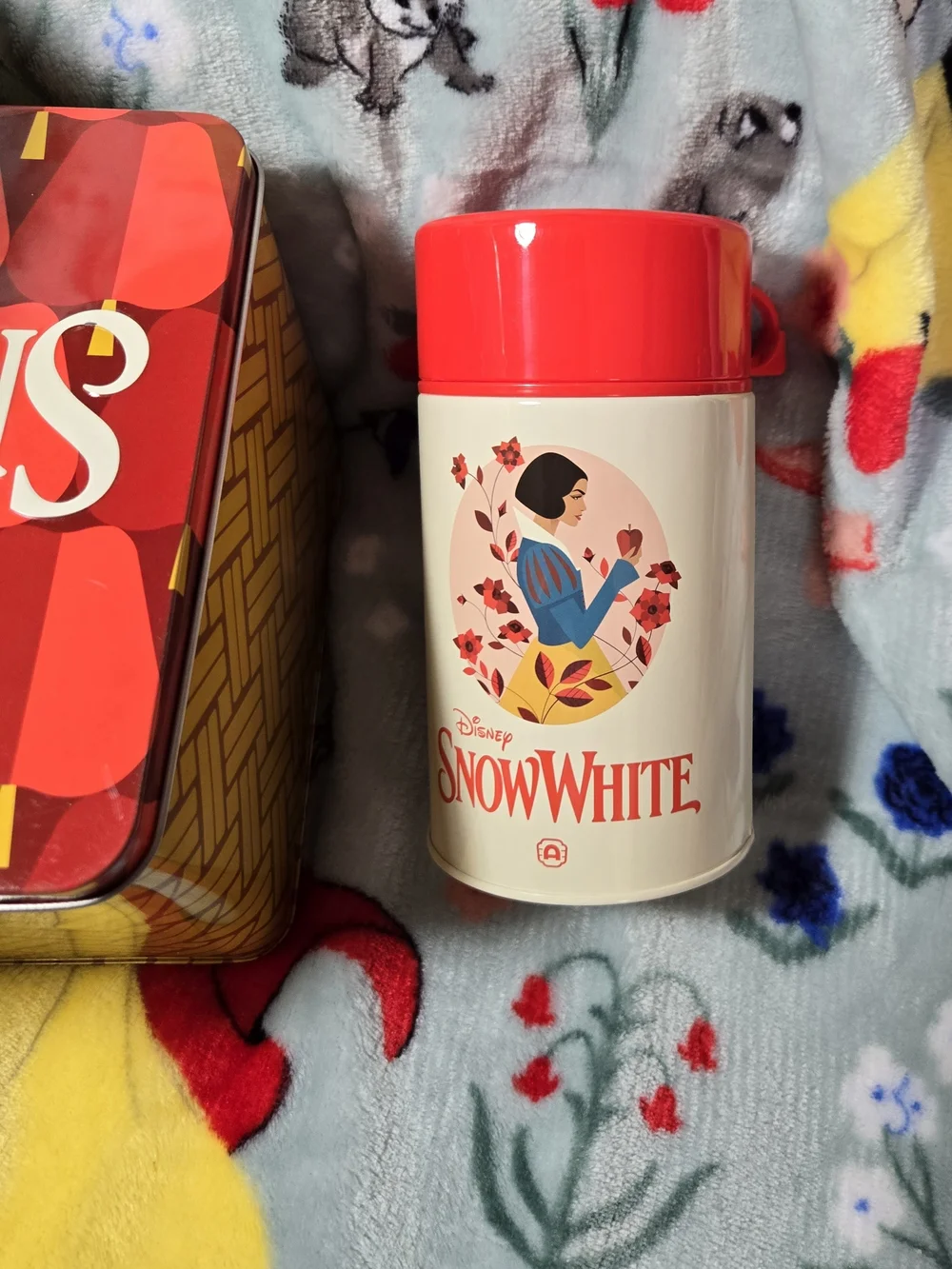 Disney Snow White Red and Yellow Tin Lunch Box